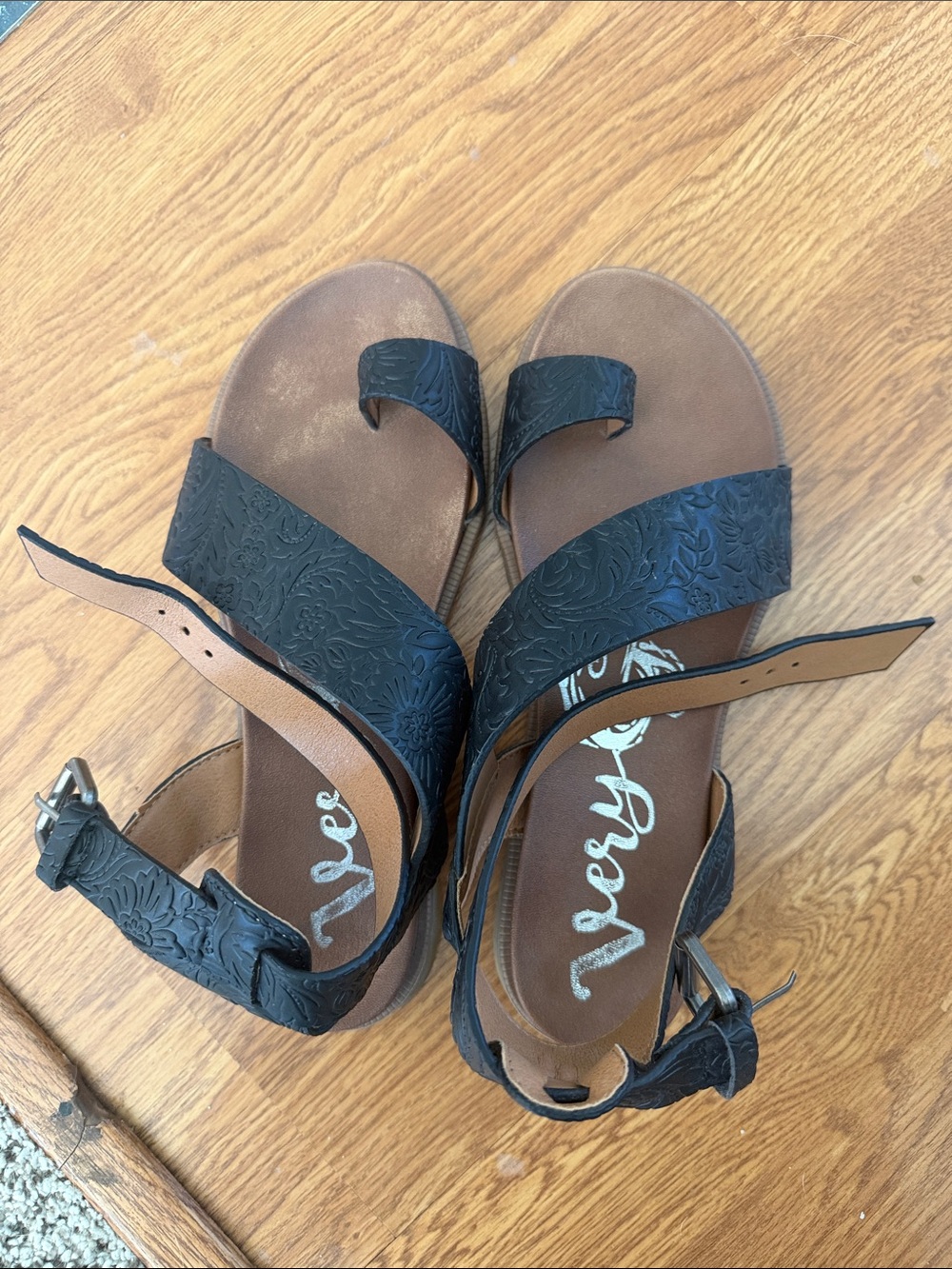Very G tooled sandals size 7